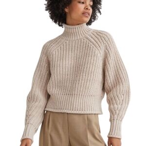 NWT H&M Cozy Light Brown/Taupe Turtleneck Sweater Size M Rolled Hem Cuffs Neck